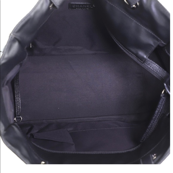 Chanel Tote - Picture 4 of 5